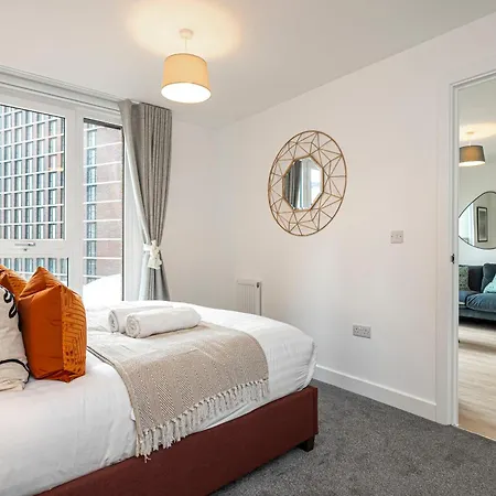 Monk Bridge Viaduct Apartment
