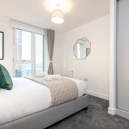 Monk Bridge Viaduct Апартаменти Лідс