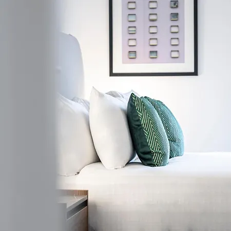 Monk Bridge Viaduct Апартаменти *