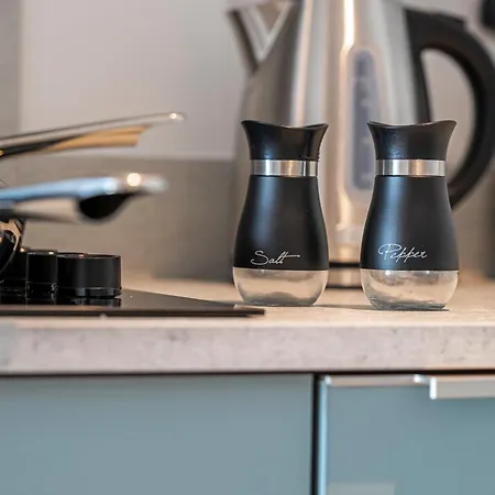 Monk Bridge Viaduct Апартаменти *